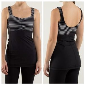 Lululemon Aria Tank II Size 6